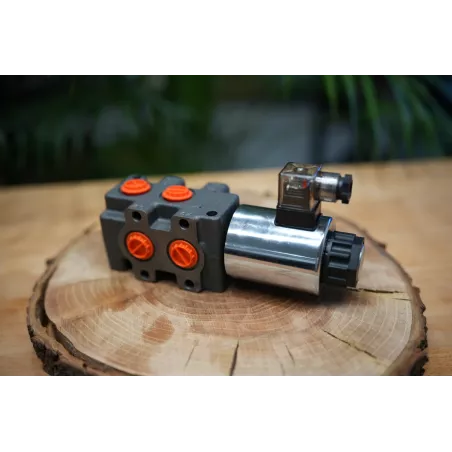 24V Solenoid Directional Valve 90 L/min 6/2 Divider for 3rd Function