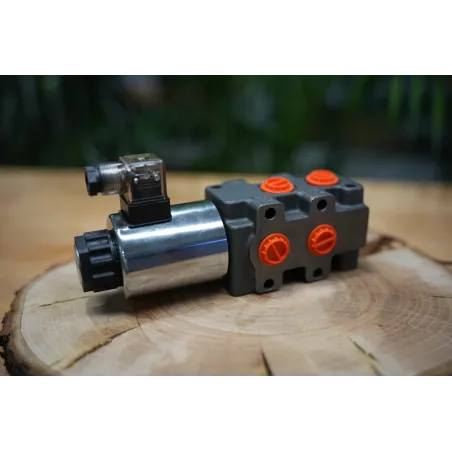 12V Solenoid Directional Valve 90 L/min, 6/2 Divider for 3rd Function