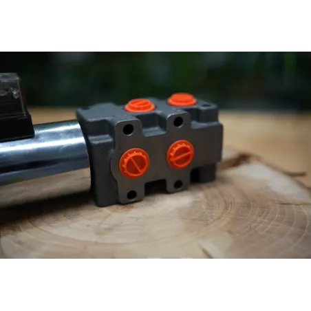 12V Solenoid Directional Valve 90 L/min, 6/2 Divider for 3rd Function