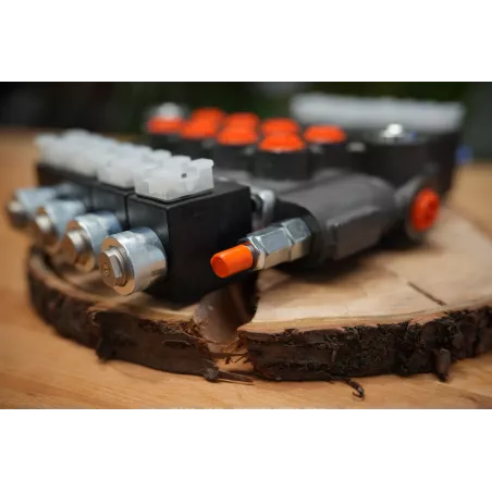 4-Spool Directional Hydraulic Electric Valve 12V DC – 80 L/Min