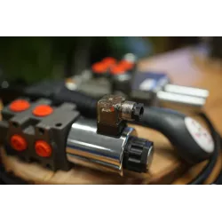 Hydraulic Valve Kit 3 Functions 80 L/Min 21 GPM with Joystick