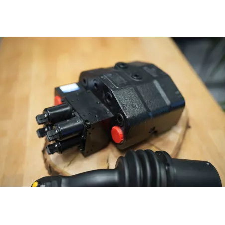 Electric Proportional Joystick + 2rd Function Walvoil DLM142/2 80 L/Min 21 GPM