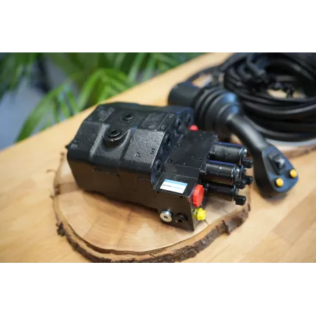 Electric Proportional Joystick + 2rd Function Walvoil DLM142/2 80 L/Min 21 GPM