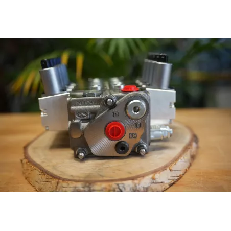 Proportional Valve Walvoil DPX50 4 Functions Hydraulic Control Valve