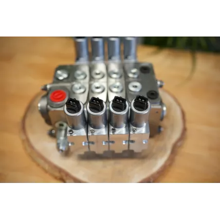 Proportional Valve Walvoil DPX50 4 Functions Hydraulic Control Valve