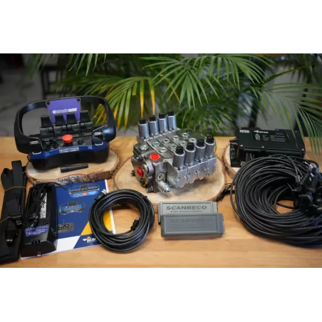 Electric Valve Walvoil DPX050 4 Sections + Scanreco Mini G2B Remote