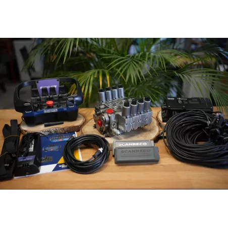 Electric Valve Walvoil DPX050 4 Sections + Scanreco Mini G2B Remote