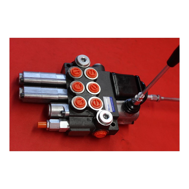 Control valve 3 section 40 l/min (11GPM)  with 2 swimming section 1 x joystick + 1 x lever