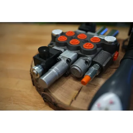 Hydraulic Valve Kit 3 Function 40l/min (11GMP) Monoblock 2p40 with one float function + Third Electric + Joystick