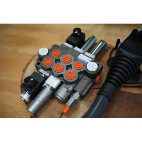 Hydraulic Valve Kit 3 Function 40l/min (11GMP) Monoblock 2p40 with one float function + Third Electric + Joystick