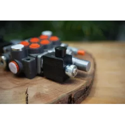 Hydraulic Valve 3 Function 40l/min (11GMP) Monoblock 2p40 with one float function + Third Electric