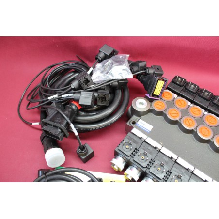 Distributor valve 6 function 6 spool + control panel with 3 joystick with cables