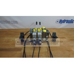 Full proportional valve 2 section 20-120 l/min 12 or 24 V plug and play detend manipulator Speed control