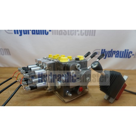 Full proportional valve 3 sections SPV  20-120 l/min 12 or 24 V plug and play detend manipulator Speed control