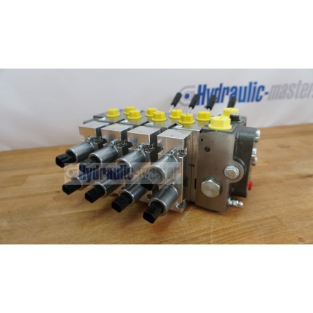full proportional valve 3 sections SPV 20 -120 l/min 12V or 24V plug and play