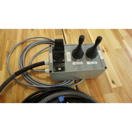 Proportional control box 12V  2 joysticks + finger controller + monoblock Galtech 60 l/min 4 sections 15gpm