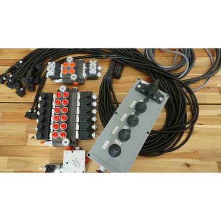 Proportional control box 12V  4 joysticks + finger controller + monoblock 50 l/min 6 sections 13gpm