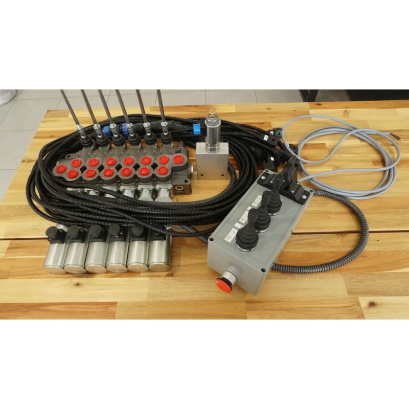 Proportional control box 12V  3 joysticks + finger controller + monoblock 60 l/min 6 sections 15gpm