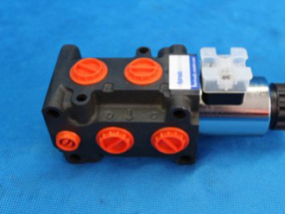 Electric hydraulic diverter valve
